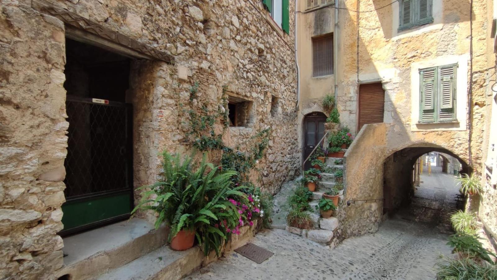 Charmant Appartement De Village Renove Gorbio Экстерьер фото